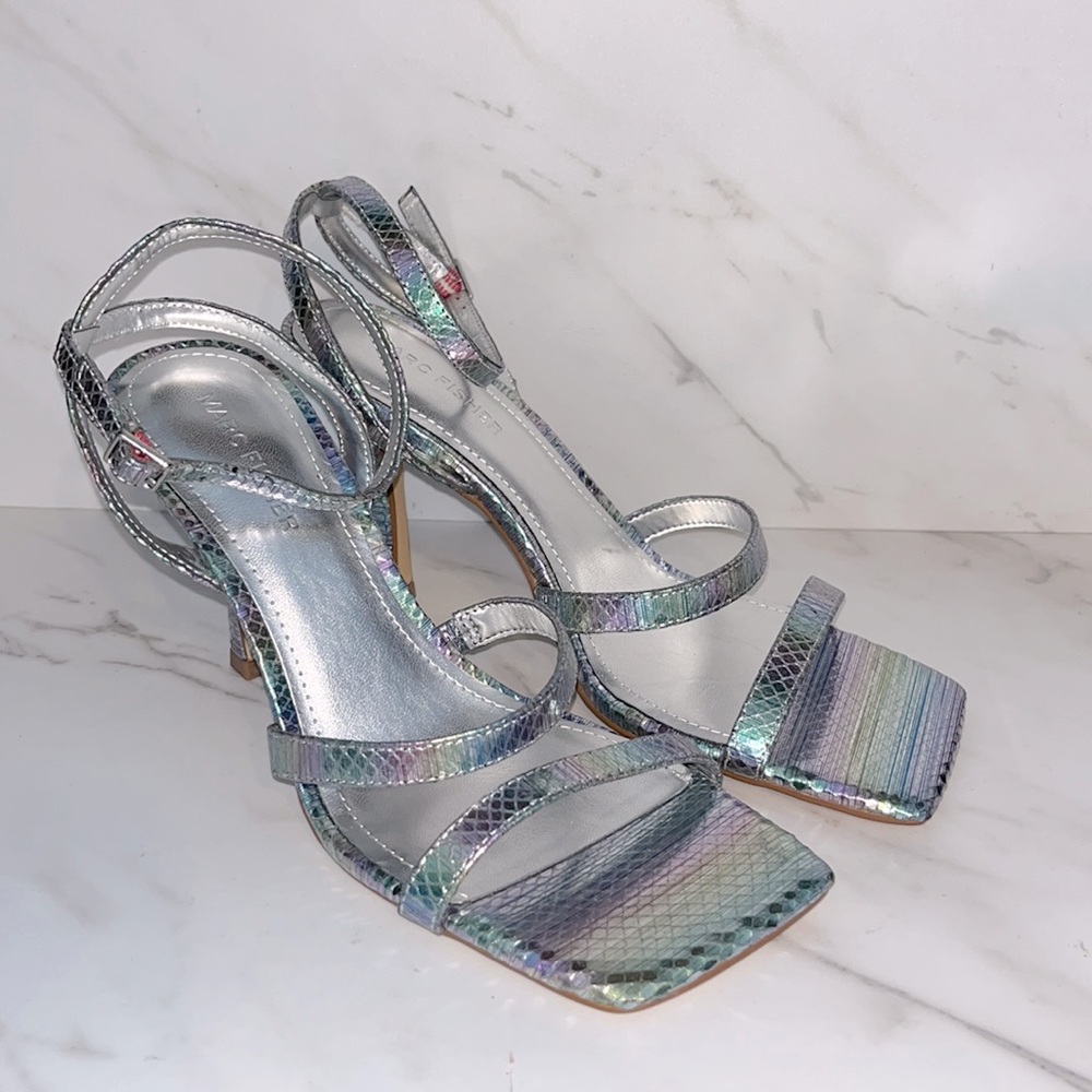 NEW Marc fisher deric iridescent strappy heels sz 8